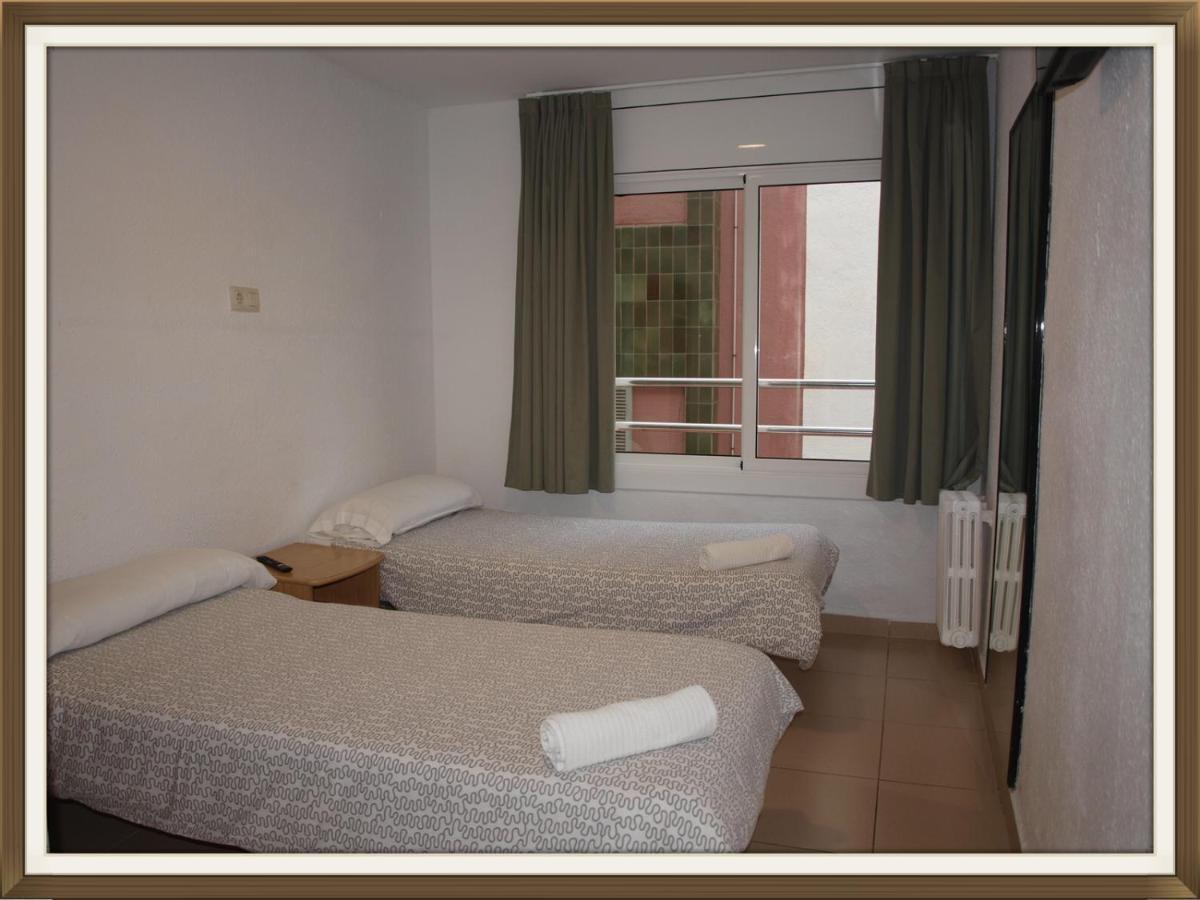 Hostal Mozaik Lloret Lloret de Mar Exterior foto
